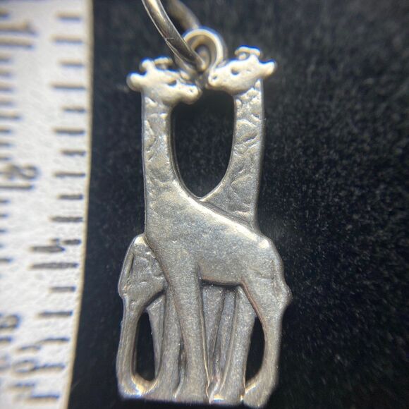 Giraffe's Charm, Sterling Silver, James Avery with Cut Jump ring, No Box.#68 - Picture 1 of 6